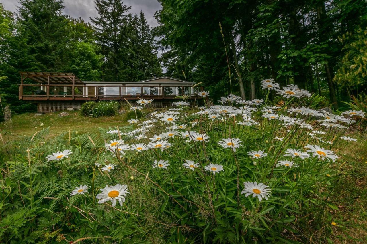 Gowlland Harbour Resort Heriot Bay Esterno foto
