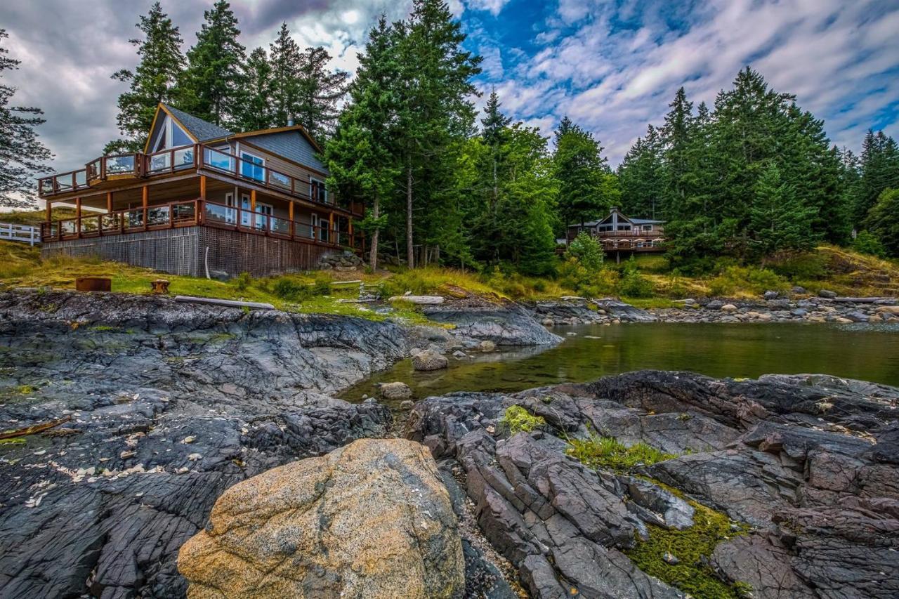 Gowlland Harbour Resort Heriot Bay Esterno foto